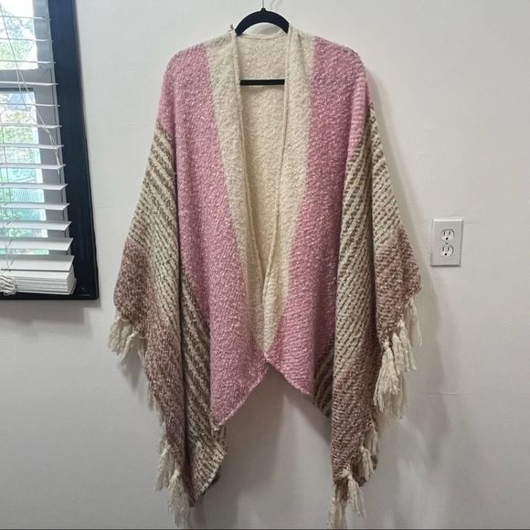 🎈Poncho Style Cardigan OS - Picture 13 of 16